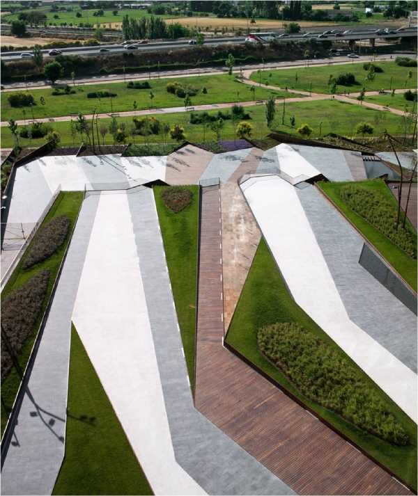 Imagen de los espacios exteriores desde el edificio Forum