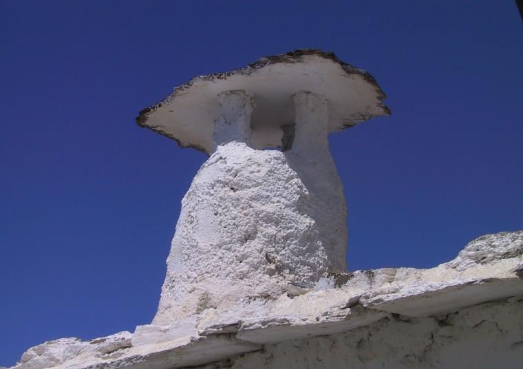 chimenea alpujarreña