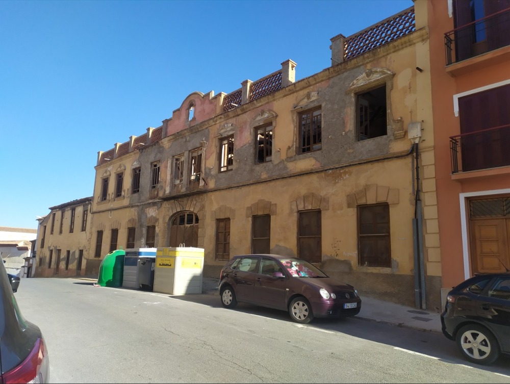 GDX edif ruinoso low