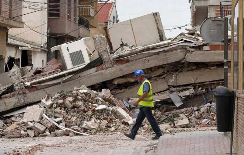 Imagen de edificio colapsado en Lorcajpg