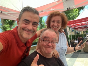 AZAGRA &amp; REVUELTA, removedores de conciencias